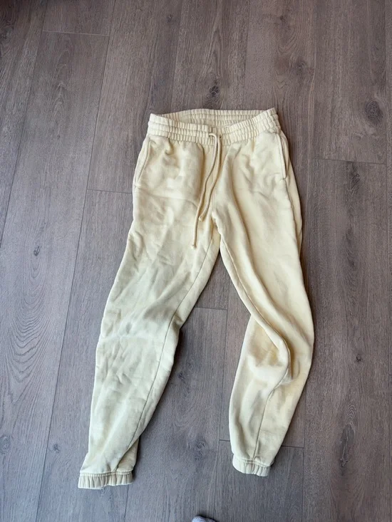 TNA Aritzia Sweat Set - Picture 2 of 10